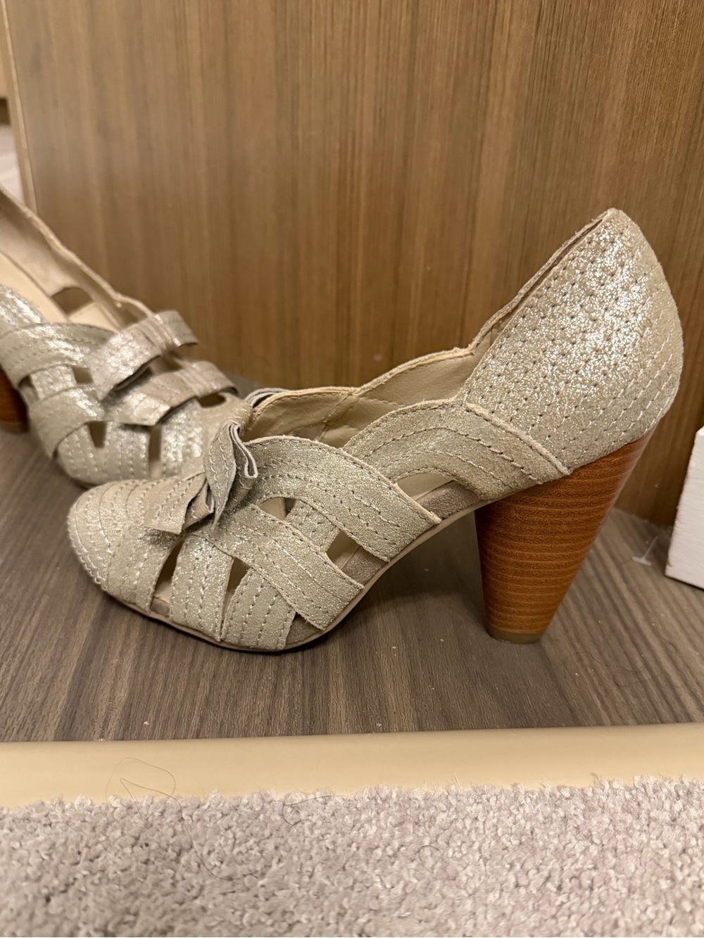 ✨Seychelles Women's Metallic Taupe Heeled Dress Pumps. Size 7.5 - Picture 12 of 13